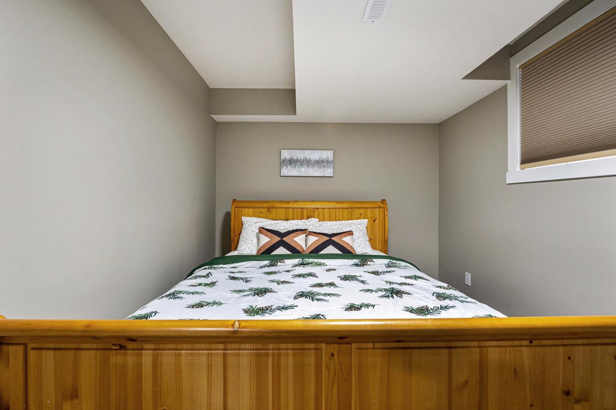 Modern 2 Bedroom Basement Suite With Laundry Calgary Luaran gambar