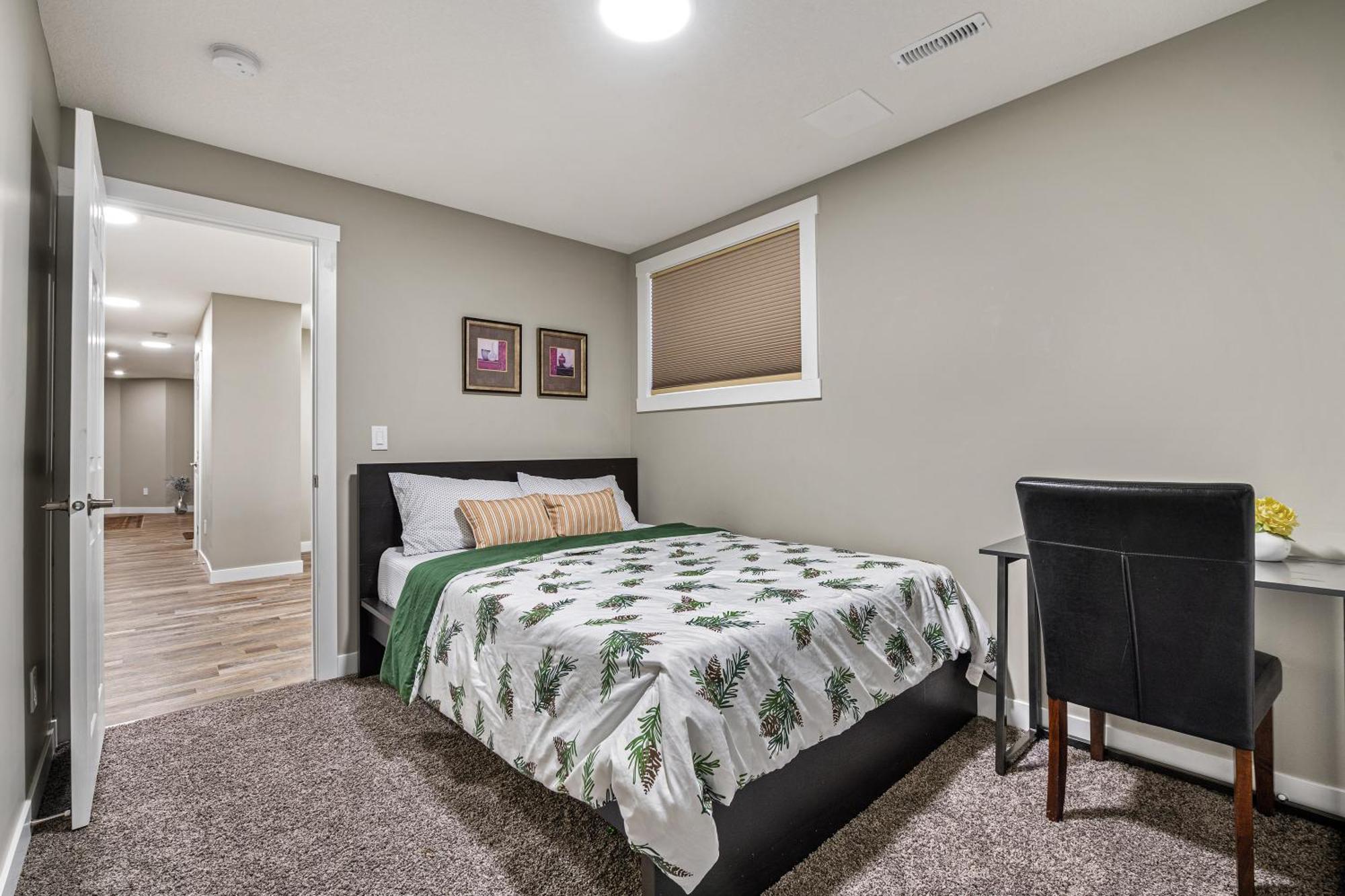 Modern 2 Bedroom Basement Suite With Laundry Calgary Luaran gambar